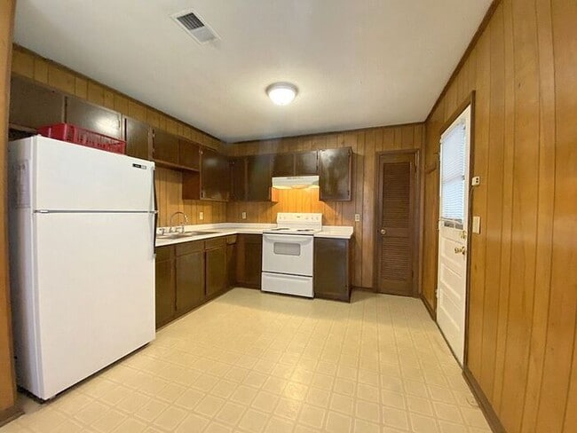 Foto del edificio - Clean 2 bedroom, 1 Bath Cayce Home