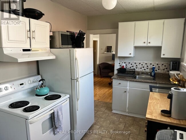 Building Photo - 277 Bronson Ave