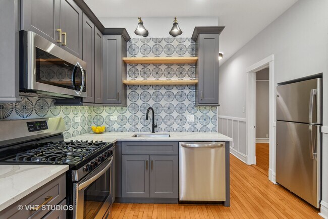 Foto del edificio - 1472 W Farragut Ave