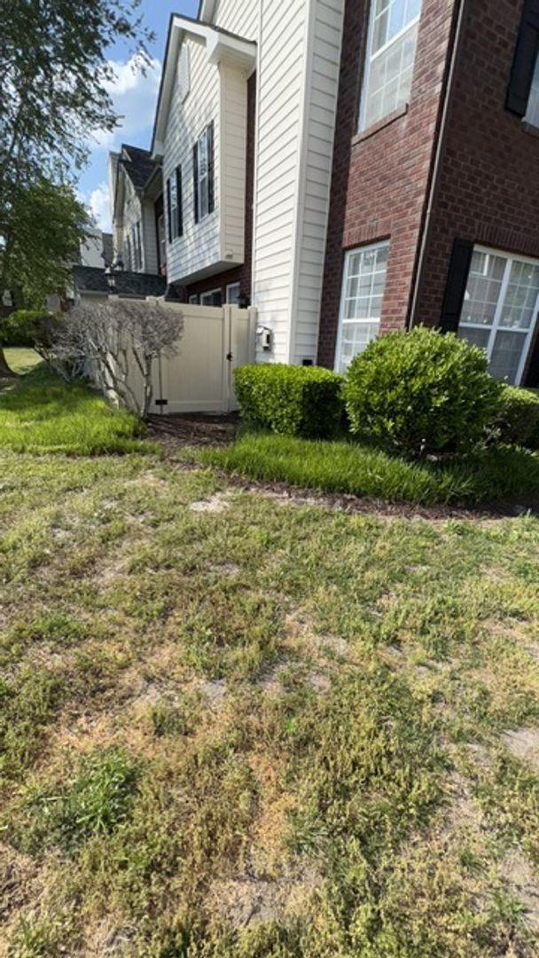 Foto del edificio - 5821 Ludington Dr