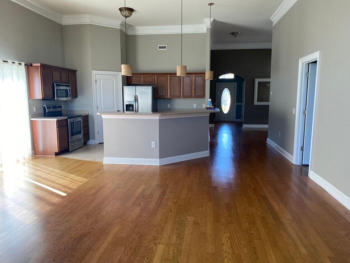 608 Sandberg St, Myrtle Beach, SC 29575 House for Rent in Myrtle