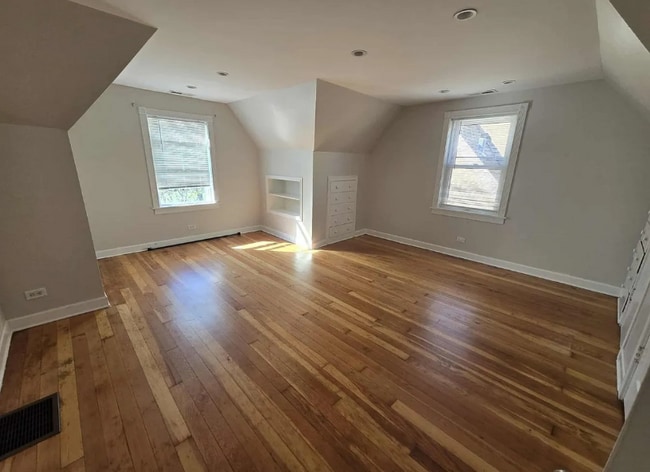 Foto del edificio - 5015 N Monitor Ave