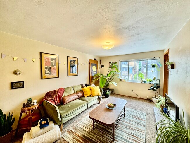 Foto del edificio - 4349 Murray Ave