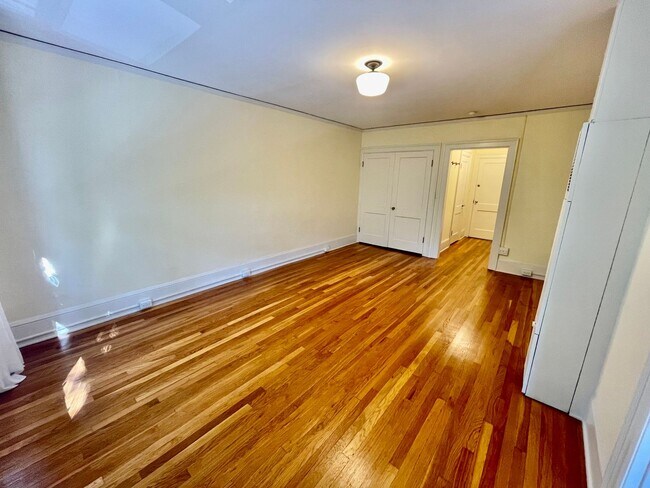 Foto del edificio - Charming Studio off NW 23rd - PRIME LOCATION!