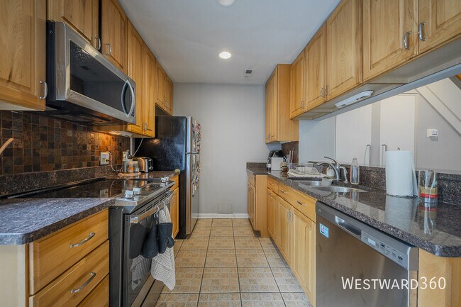 Foto del edificio - 740 W Webster Ave