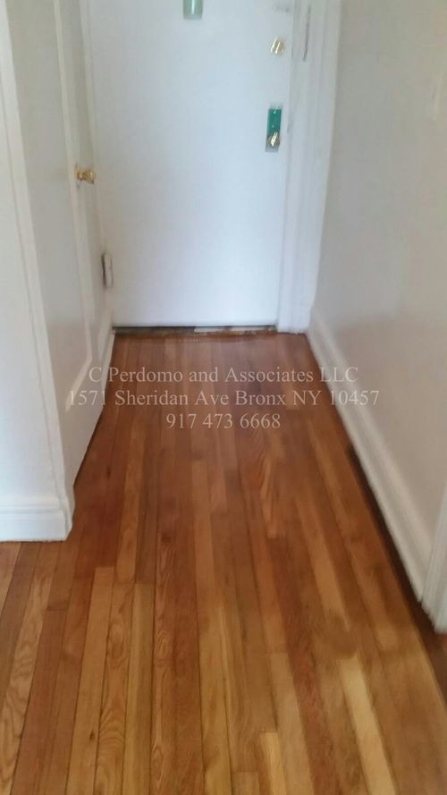 Foto del edificio - 1560 White Plains Rd