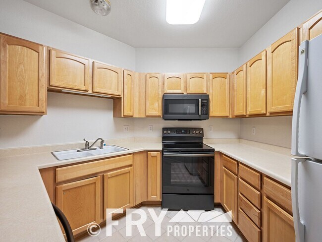 Foto del edificio - Lovely Condo in 55+ Community