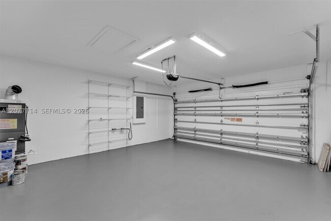 Foto del edificio - 9714 NW 8th St