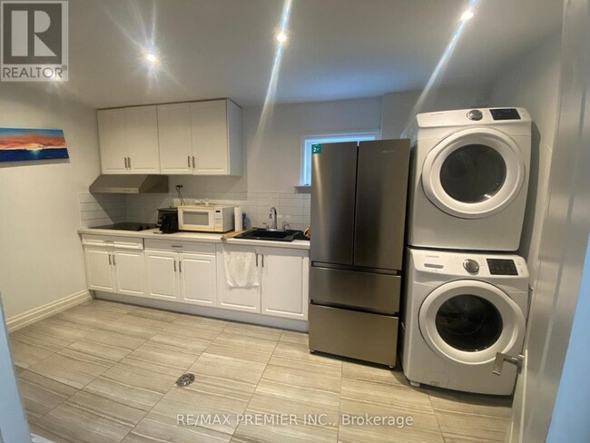 Building Photo - 44 Peacham Crescent