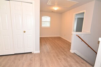 Building Photo - 6807 Turtlewood Dr