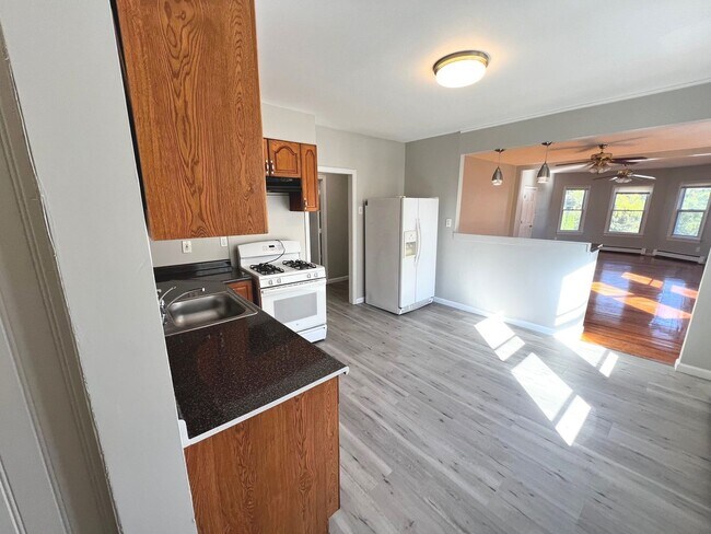 Photo - 58-60 Ames Ave Apartment