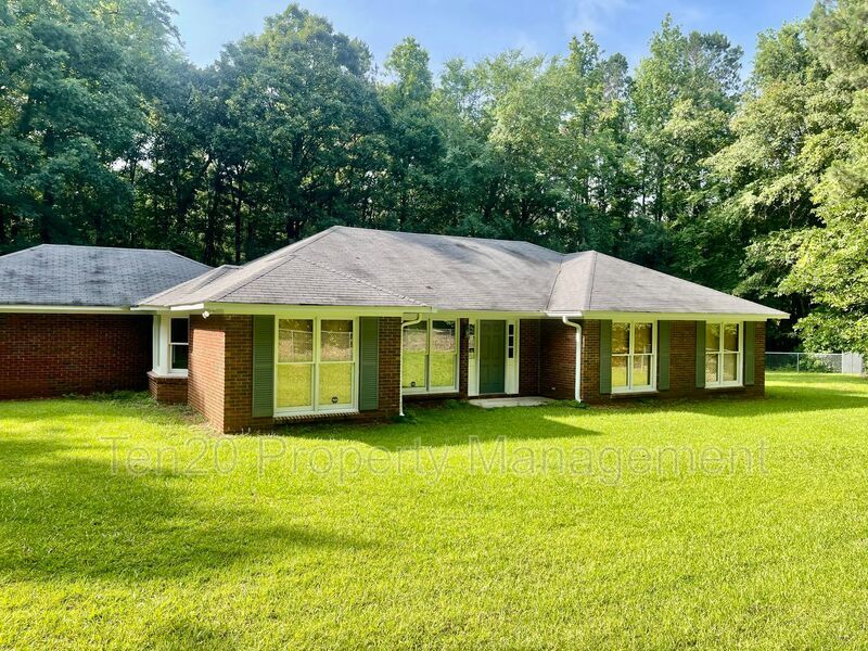 Primary Photo - 60 Reynolds Rd W