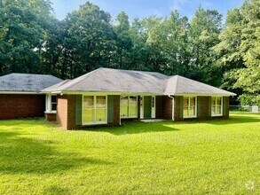 Building Photo - 60 Reynolds Rd W