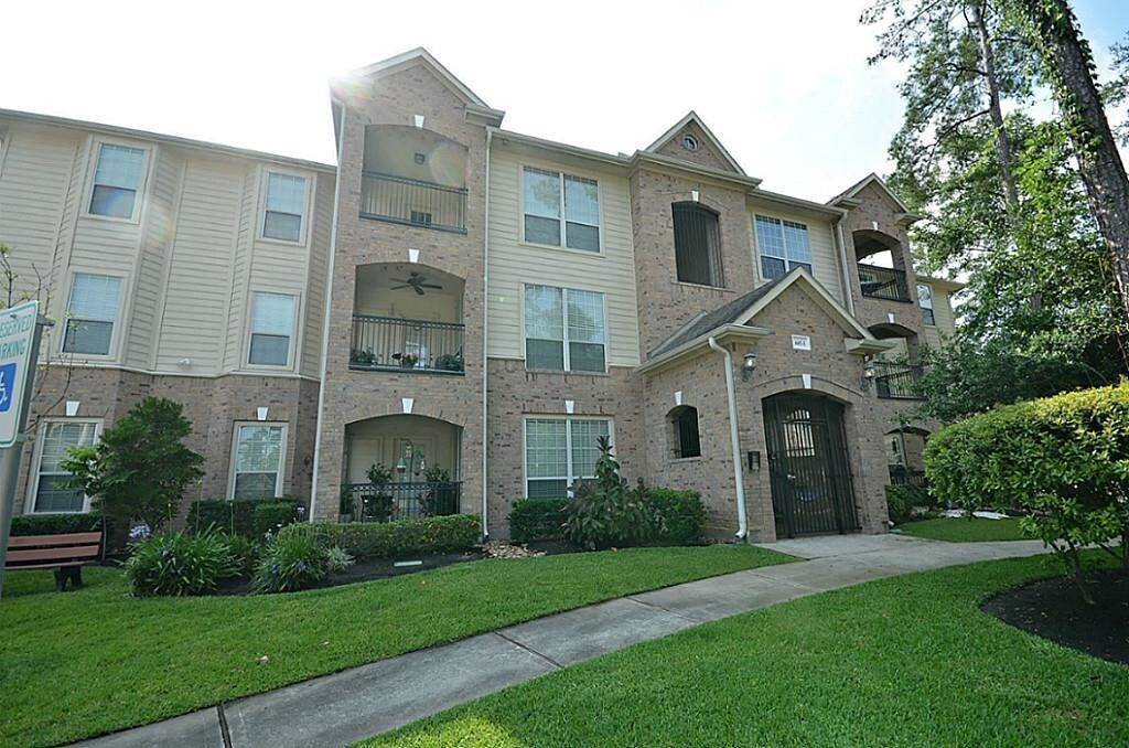 Primary Photo - 6607 Lake Woodlands Dr