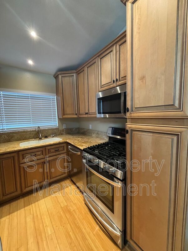 Foto principal - 11377 Osborne Pl