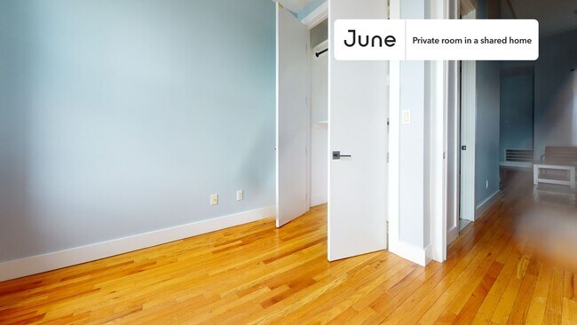 Foto del edificio - Private bedroom in 3 bed/1 bath Home