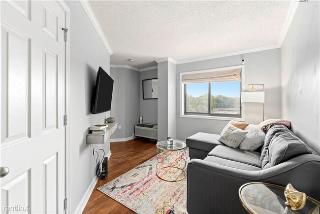 Building Photo - 1 br, 1 bath Condo - 795 Hammond Dr Apt 511