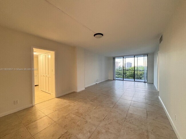 Foto del edificio - 3101 N Country Club Dr