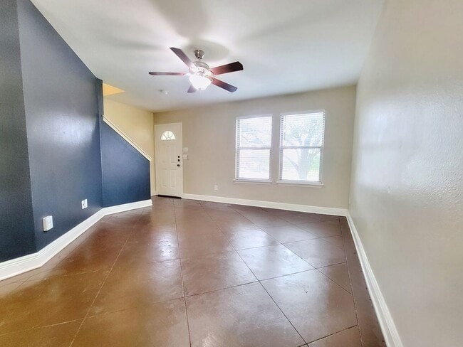 Foto del edificio - 3BR/1.5BA Home with Laundry Room & Fenced Yard