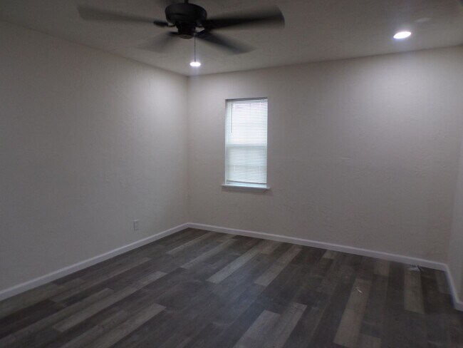 Foto del edificio - Great redo across the street form Pat Henry Elementary School