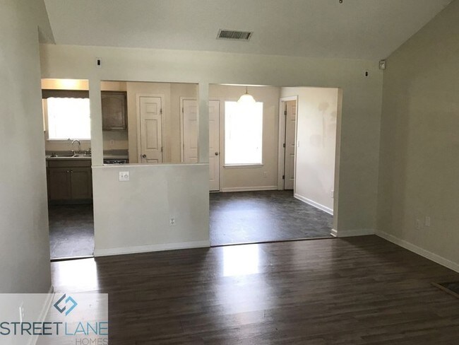 Building Photo - 209 Blue Lake Ln