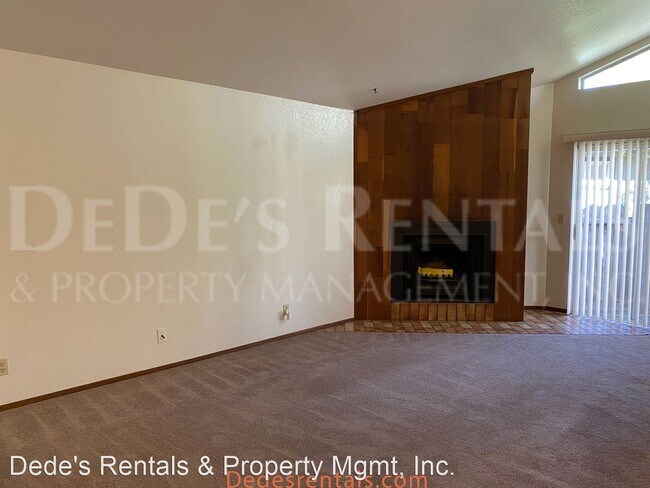 Building Photo - 3 br, 2 bath House - 1824 Mission Boulevard