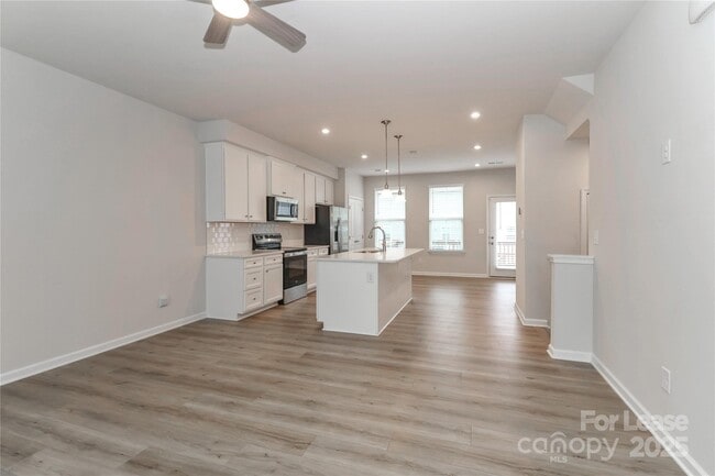 Building Photo - 5038 Springarn Ct