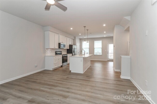 Foto del edificio - 5038 Springarn Ct