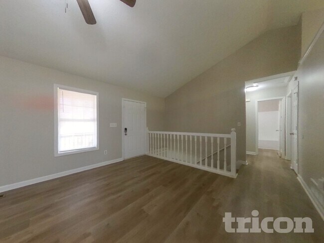 Foto del edificio - 128 Cliff Ct