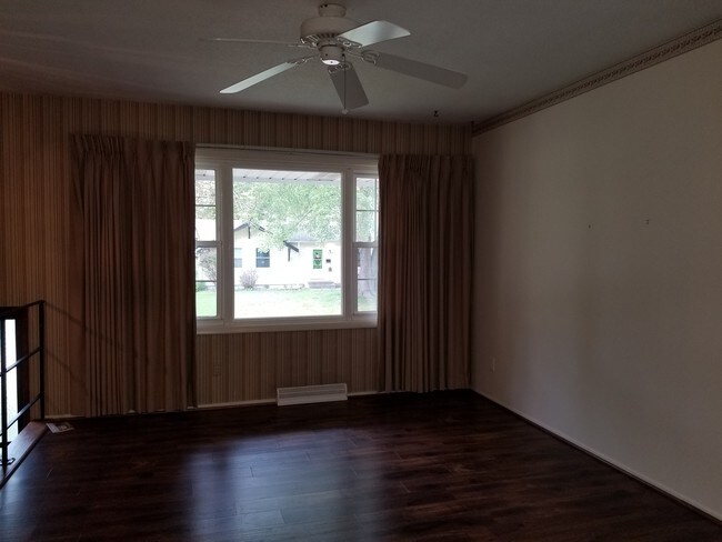 Foto del edificio - 3301 Candlewick Dr