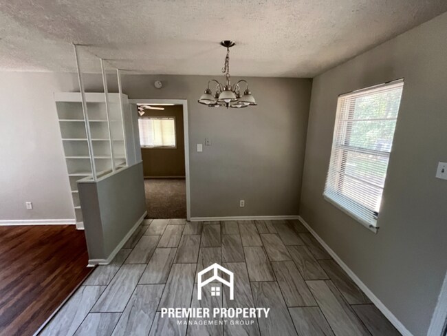 Foto del edificio - 5605 Loch Lomond Rd