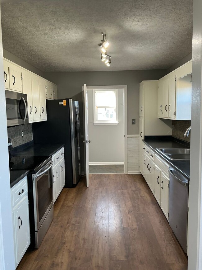 Foto del edificio - 714 Shetland Dr