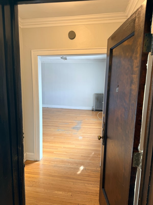 Building Photo - 1750 W Granville Ave