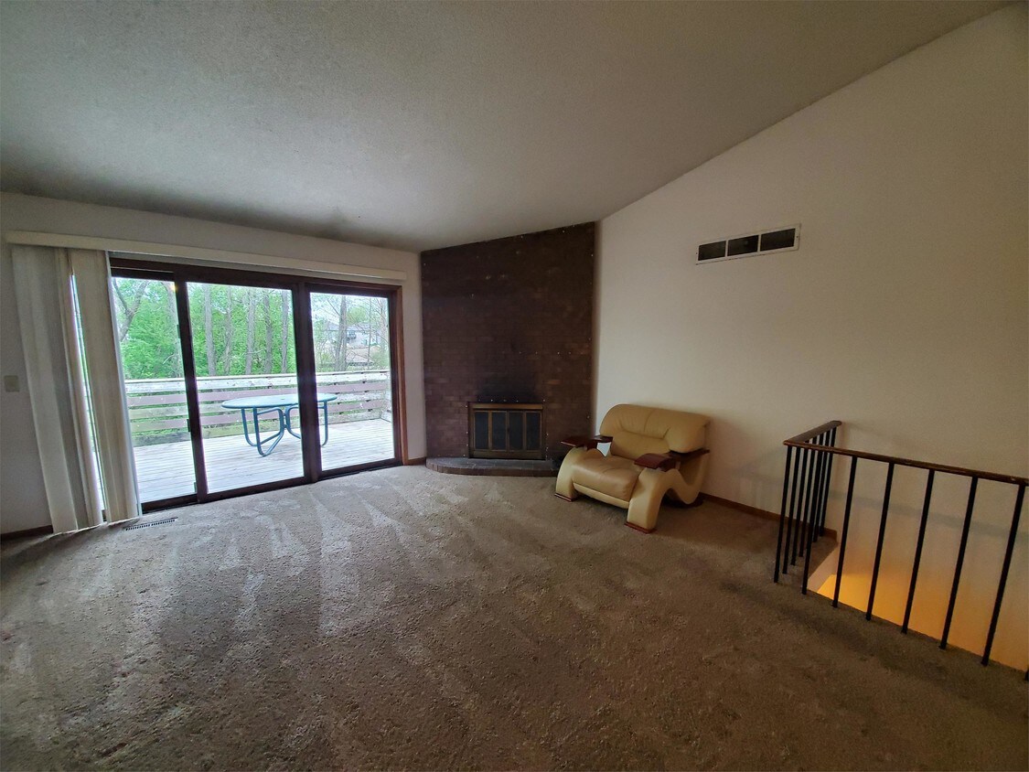 Primary Photo - 715 Stanwood Dr