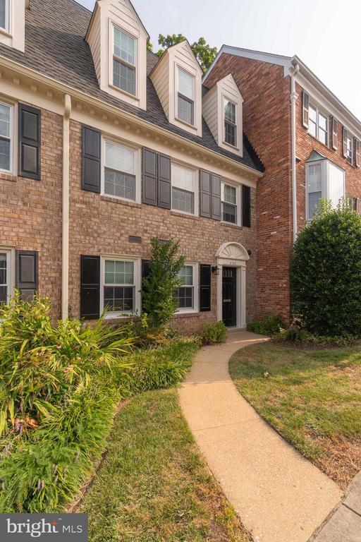 Foto principal - 6754 Towne Lane Rd