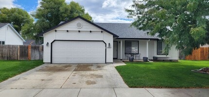 Building Photo - 1463 McHenry St Ct W