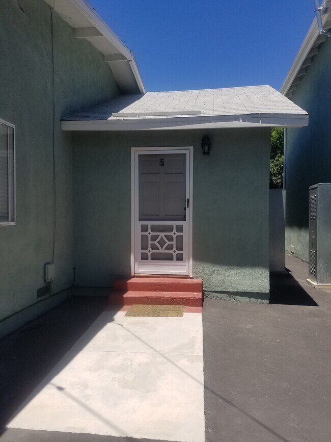 Foto del edificio - 112 N Huntington Dr