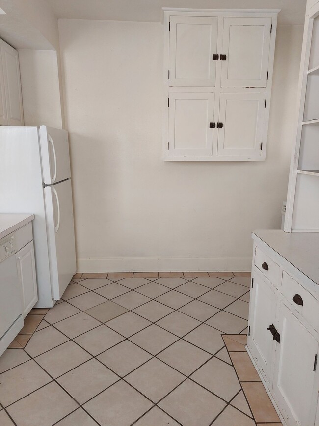 Foto del edificio - College Housing - 4 bedrooms