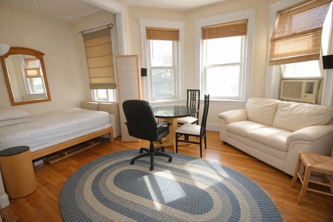 Building Photo - 319 Allston St