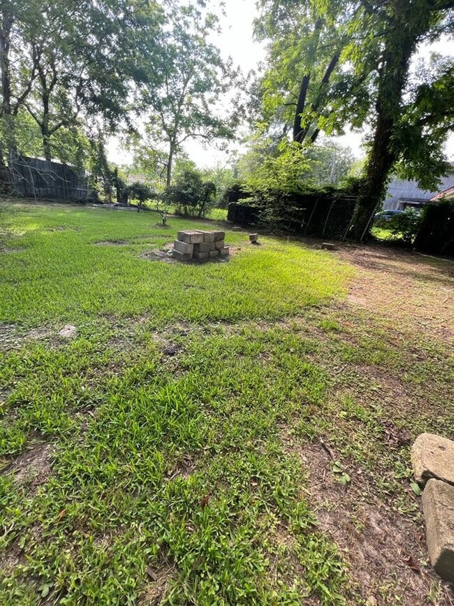 Foto del edificio - 3960 Harding DR.