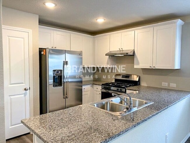 Foto del edificio - 3 BEDROOM - RUNDLE