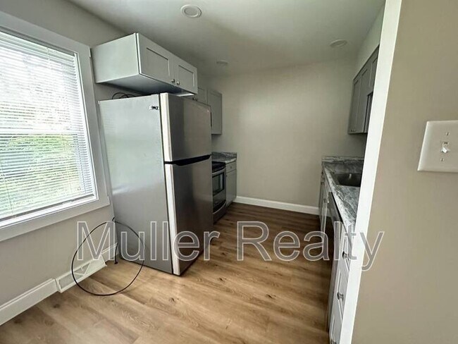Building Photo - 3536 Old Valley View Dr