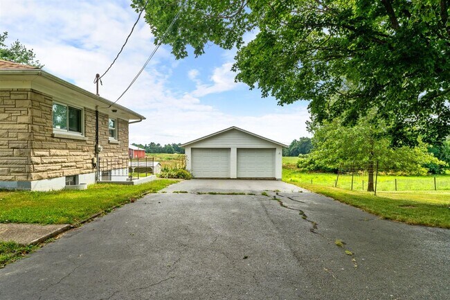 Foto del edificio - 2725 Rhodelia Rd