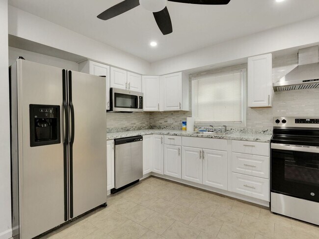 Photo - Charming 4BR House in Roosevelt