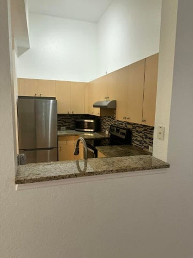 Foto del edificio - 220 Crestwood Cir