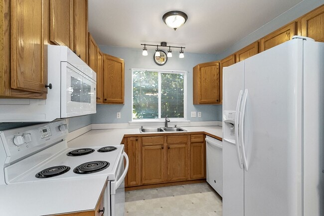 Building Photo - Monroe Townhome for rent!