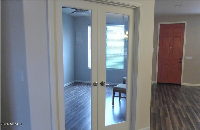 Building Photo - 12511 W Glenrosa Dr