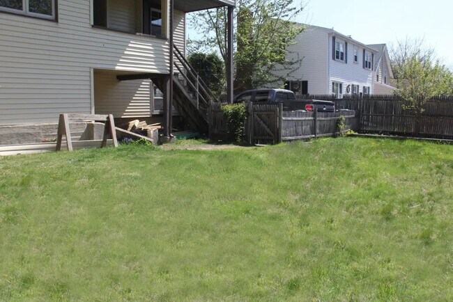 Building Photo - 25 Farrington Ave