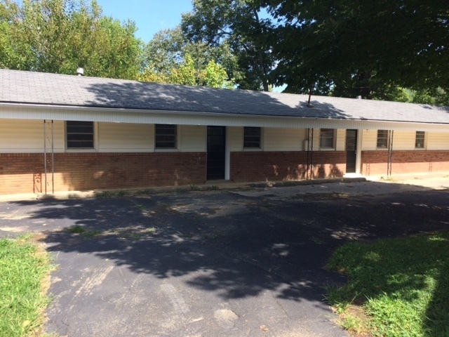 Primary Photo - 212 Oak Street