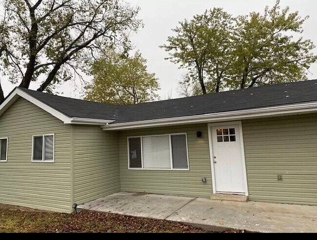 Building Photo - 31 New Sugar Creek Rd